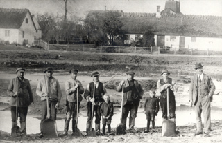 Oprensning af Karlslunde gadekr den 3. november 1921.